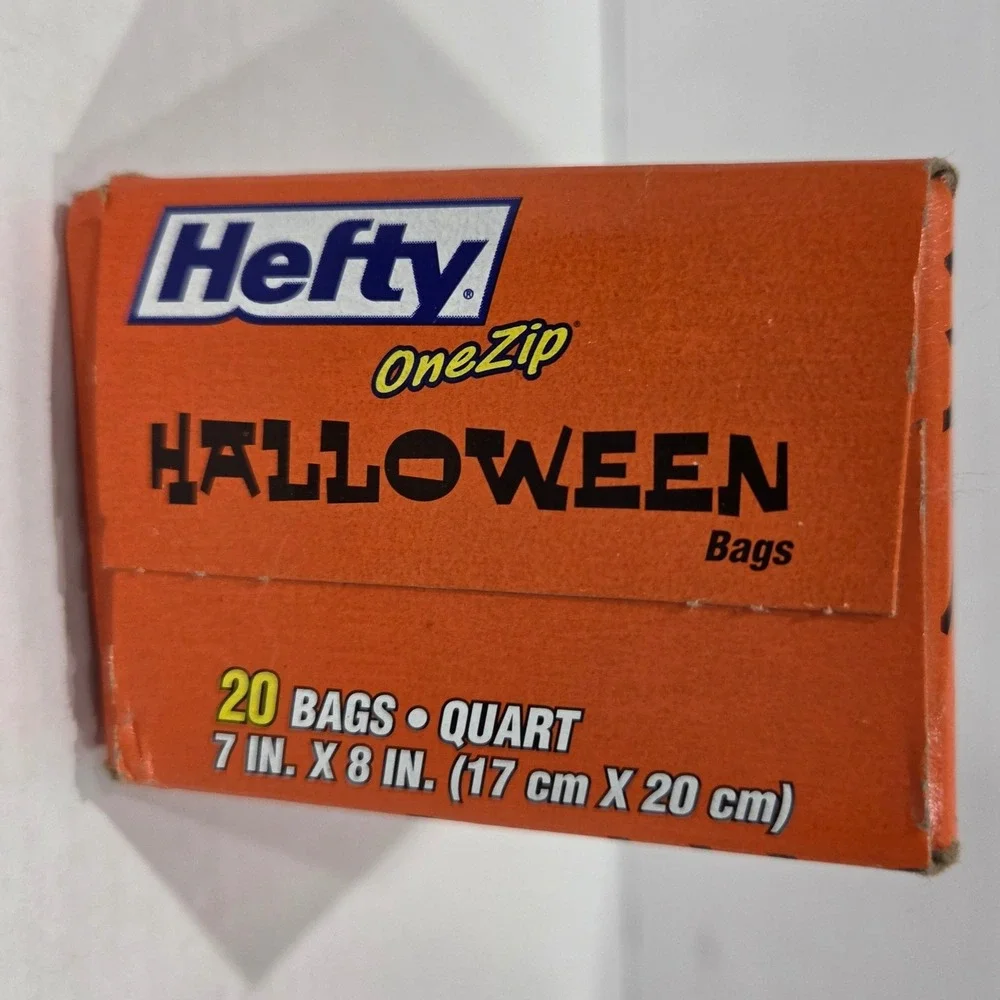 Hefty OneZip Halloween Bags 20 Count Quart Slider Storage Trick or Treat Haunted